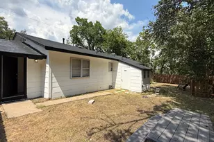 1802 University Ave, Georgetown, TX 78626 - Photo 4