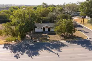 1802 University Ave, Georgetown, TX 78626 - Photo 14
