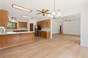 244 Woodway Dr, Elgin, TX 78621 - Photo 12