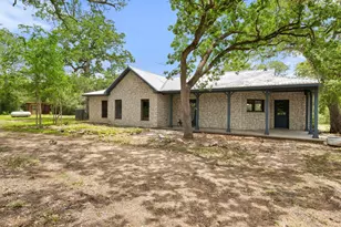 244 Woodway Dr, Elgin, TX 78621 - Photo 4