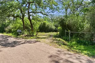 244 Woodway Dr, Elgin, TX 78621 - Photo 40