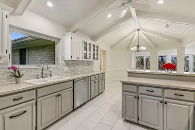 5801 Harrington Cove, Austin, TX 78731 - Photo 16
