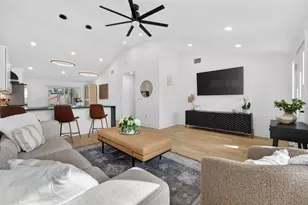 504 W Croslin St, Austin, TX 78752 - Photo 2