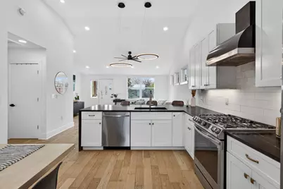 504 W Croslin Street, Austin, TX 78752 - Photo 8