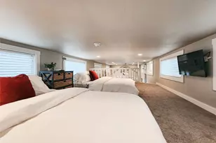 282 Park Ave, Staples, TX 78670 - Photo 20