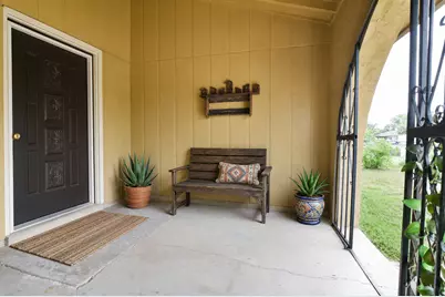 1011 S Brownleaf Street, San Antonio, TX 78227 - Photo 2