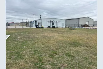 641 W Front Street, Hutto, TX 78634 - Photo 6