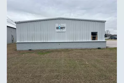 641 W Front Street, Hutto, TX 78634 - Photo 2