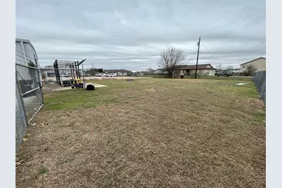 641 W Front Street, Hutto, TX 78634 - Photo 4