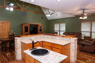 211 Cambridge Dr, New Braunfels, TX 78132 - Photo 8