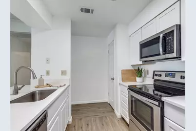 807 W 25th Street #214, Austin, TX 78705 - Photo 4