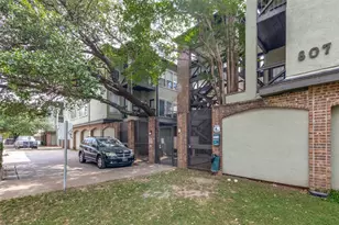 807 W 25th St, Austin, TX 78705 - Photo 2