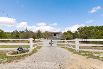 900 Deer Creek Circle, Dripping Springs, TX 78620 - Photo 2