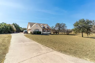 100 Clydesdale Court, Liberty Hill, TX 78642 - Photo 22