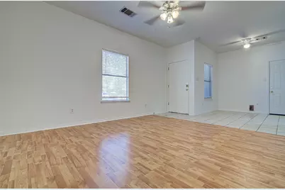 4605 Ribbecke Avenue, Austin, TX 78721 - Photo 4