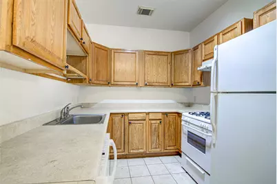 4605 Ribbecke Avenue, Austin, TX 78721 - Photo 10