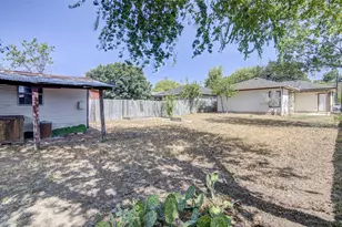 4605 Ribbecke Ave, Austin, TX 78721 - Photo 22