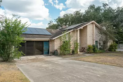 16602 Martins Ferry Street, San Antonio, TX 78247 - Photo 2