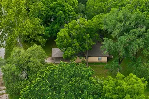 302 Harris St, Smithville, TX 78957 - Photo 28