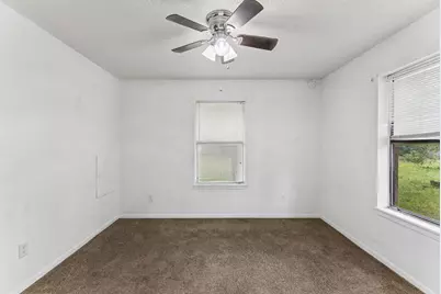 302 Harris Street, Smithville, TX 78957 - Photo 14