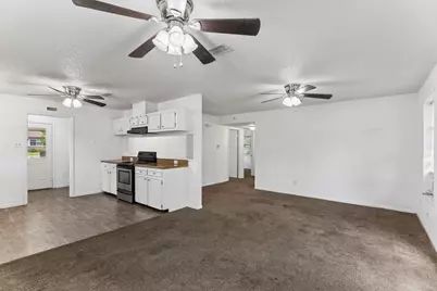 302 Harris Street, Smithville, TX 78957 - Photo 4