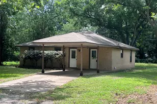 302 Harris St, Smithville, TX 78957 - Photo 24