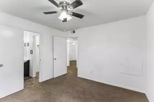 302 Harris St, Smithville, TX 78957 - Photo 20
