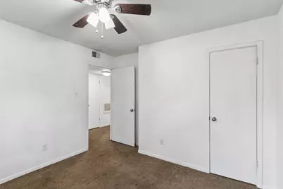 302 Harris Street, Smithville, TX 78957 - Photo 16