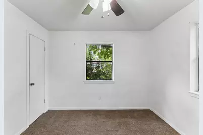 302 Harris Street, Smithville, TX 78957 - Photo 18