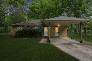 302 Harris St, Smithville, TX 78957 - Photo 34