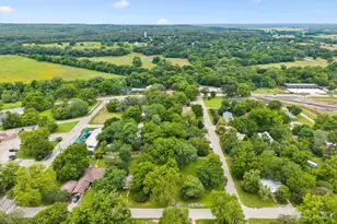 302 Harris St, Smithville, TX 78957 - Photo 26