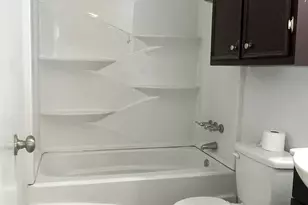 302 Harris St, Smithville, TX 78957 - Photo 6