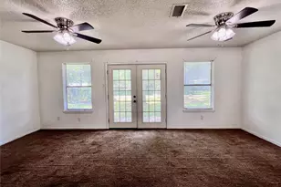 302 Harris St, Smithville, TX 78957 - Photo 30