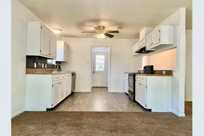 302 Harris Street, Smithville, TX 78957 - Photo 2