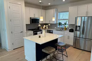 1125 Saucedo St, Austin, TX 78721 - Photo 2