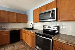 13105 Lofton Cliff Dr, Del Valle, TX 78617 - Photo 4