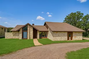 302 Seawind St, Lakeway, TX 78734 - Photo 4