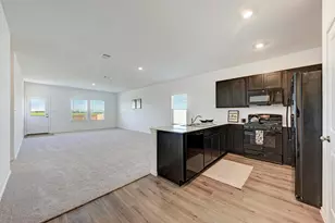 611 Halfmoon Dr, Lockhart, TX 78644 - Photo 2