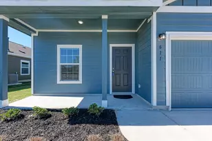 611 Halfmoon Dr, Lockhart, TX 78644 - Photo 6