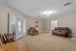 5612 Hwy 71 E, Smithville, TX 78957 - Photo 14