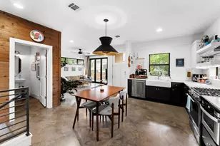 2311 E 18th St, Austin, TX 78702 - Photo 14