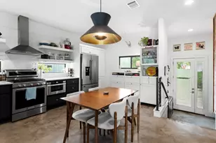 2311 E 18th St, Austin, TX 78702 - Photo 4