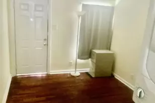 204 E 30th St, Austin, TX 78705 - Photo 2