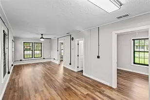 875 E Brenham St, Giddings, TX 78942 - Photo 4