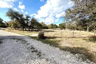1360 County Road 233 Rd, Florence, TX 76527 - Photo 10