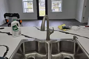 1525 Waco St, Gonzales, TX 78629 - Photo 12