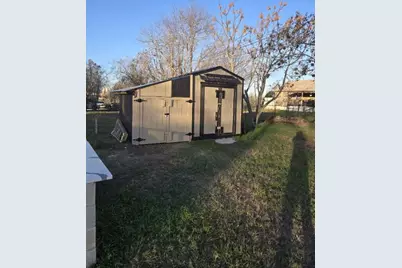 1525 Waco Street, Gonzales, TX 78629 - Photo 24