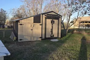 1525 Waco St, Gonzales, TX 78629 - Photo 24