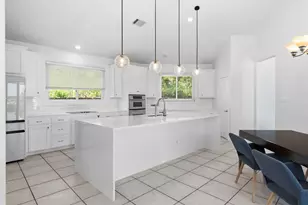 409 Beardsley Ln, Austin, TX 78746 - Photo 4