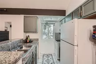 3018 S 1st St, Austin, TX 78704 - Photo 8